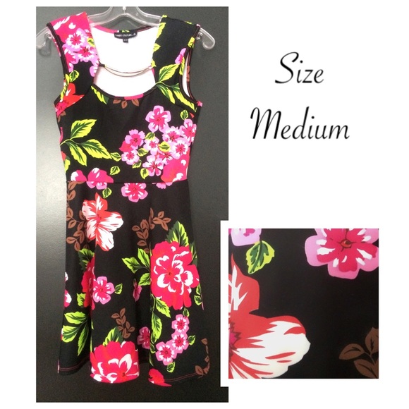 Sleeveless dress. - Picture 1 of 2